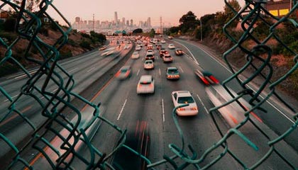 铁杆粉丝!詹姆斯晒俄亥俄州大橄榄球队定制耳机 期待新赛季